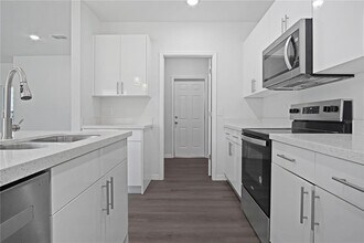 1311 Hillsborough Ln in Poinciana, FL - Building Photo - Building Photo