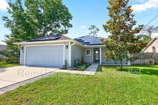 116 W 5th St in Chuluota, FL - Building Photo