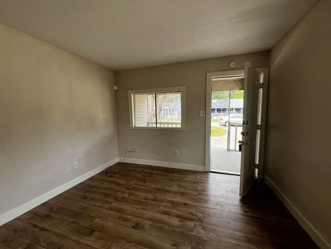 8606 Prairie View Dr in Houston, TX - Foto de edificio - Building Photo