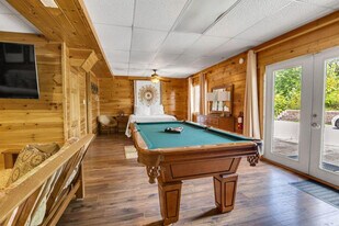 2710 Indigo Ln in Pigeon Forge, TN - Building Photo