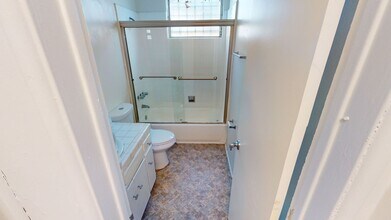 950 Grand in Los Angeles, CA - Building Photo - Interior Photo