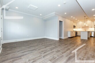 120 Kenrick St in Boston, MA - Foto de edificio - Building Photo