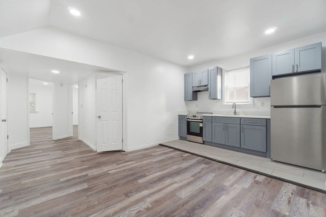 156 Shepard Ave in East Orange, NJ - Building Photo