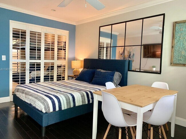 825 Euclid Ave in Miami Beach, FL - Building Photo - Building Photo