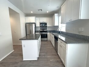 253 S Vermont Ave in Glendora, CA - Building Photo - Building Photo