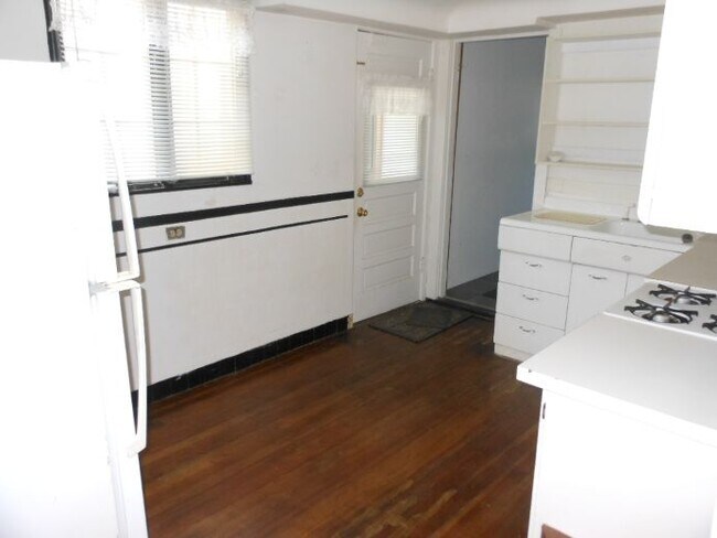 117 Auburn St, Unit 1 in Medford, MA - Building Photo - Building Photo