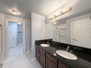 6611 W Sam Houston Pkwy S in Houston, TX - Building Photo - Building Photo