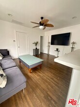 534 W 10th St in Long Beach, CA - Building Photo - Building Photo