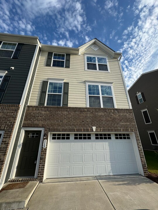 115 Boarstall Crk in Durham, NC - Building Photo