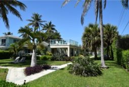 200 Inlet Way in Palm Beach Shores, FL - Building Photo - Building Photo