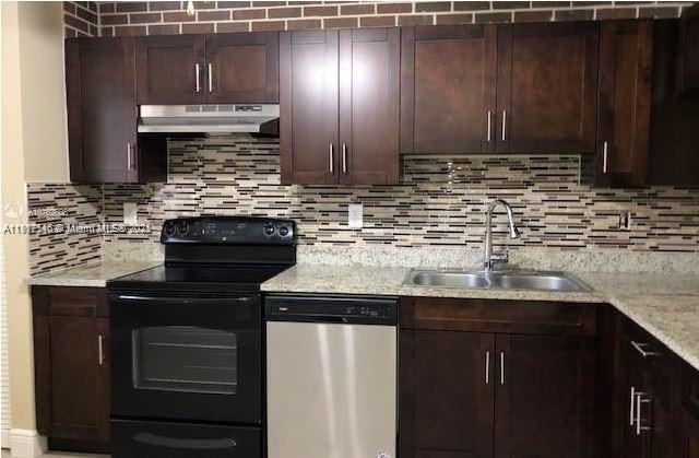 4943 NW 82nd Ave in Lauderhill, FL - Building Photo - Building Photo