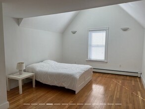 29 Brackett St, Unit 2P in Boston, MA - Building Photo - Building Photo