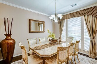 2143 Hill Canyon Ct in Sugar Land, TX - Foto de edificio - Building Photo