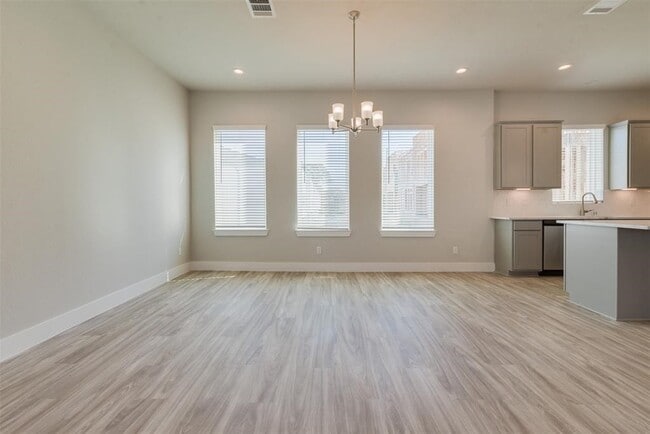 property at 1741 Cove Cres Ct