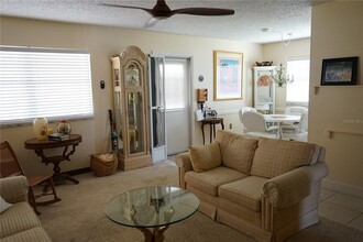 201 Kings Blvd in Sun City Center, FL - Building Photo - Building Photo