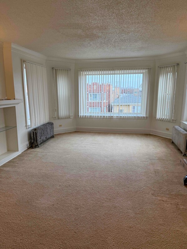 8220 S Langley Ave-Unit -3rd Floor in Chicago, IL - Building Photo - Building Photo