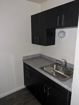 2919 W Wisconsin Ave in Milwaukee, WI - Building Photo