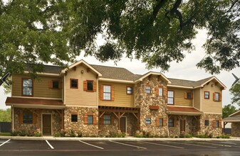 2410 S 2nd St, Unit 416 in Waco, TX - Building Photo - Building Photo