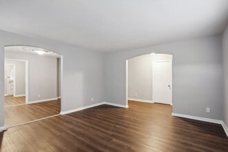 1104 W Victory Dr in Savannah, GA - Building Photo - Building Photo