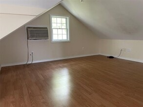 36 Harding Ave in Roslyn Heights, NY - Building Photo - Building Photo