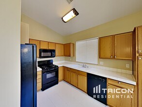 2727 W Richmar Ave in Las Vegas, NV - Building Photo - Building Photo