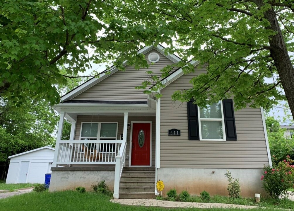 611 Addison Ave in Lexington, KY - Building Photo