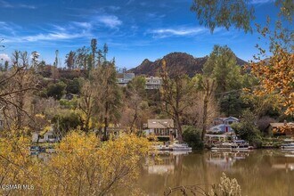 1988 Lookout Dr in Agoura Hills, CA - Building Photo - Building Photo