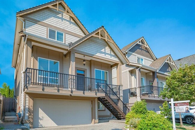 3340 Leston Ave in Coquitlam, BC - Building Photo - Building Photo