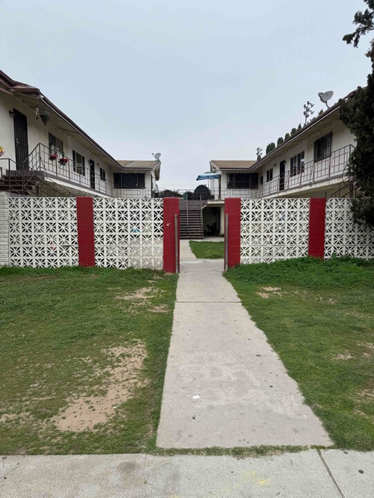 1131 S Spruce St in Montebello, CA - Building Photo
