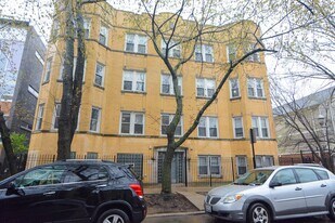 1933 W Crystal St, Unit M06H in Chicago, IL - Building Photo