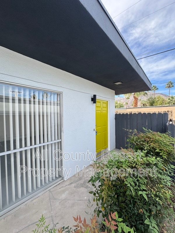 46075 Ocotillo Dr in Palm Desert, CA - Foto de edificio - Building Photo