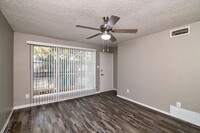 Ridglea Square Apartments in Fort Worth, TX - Building Photo - Building Photo