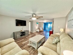 1354 Linstock Dr in Holiday, FL - Building Photo - Building Photo