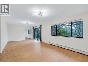 3507 St Andrews Ave in North Vancouver, BC - Building Photo - Building Photo