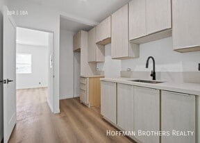 2694 James M Wood Blvd in Los Angeles, CA - Building Photo