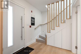 21 Farnham Ave in Toronto, ON - Building Photo - Building Photo