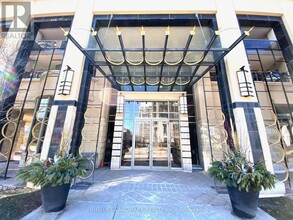 18 Kenaston Gardens in Toronto, ON - Building Photo - Building Photo