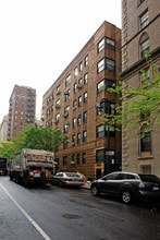 320 W 90th St in New York, NY - Foto de edificio - Building Photo