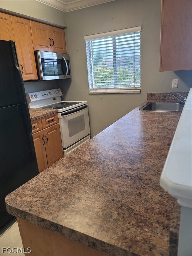 property at 1014 Country Club Blvd