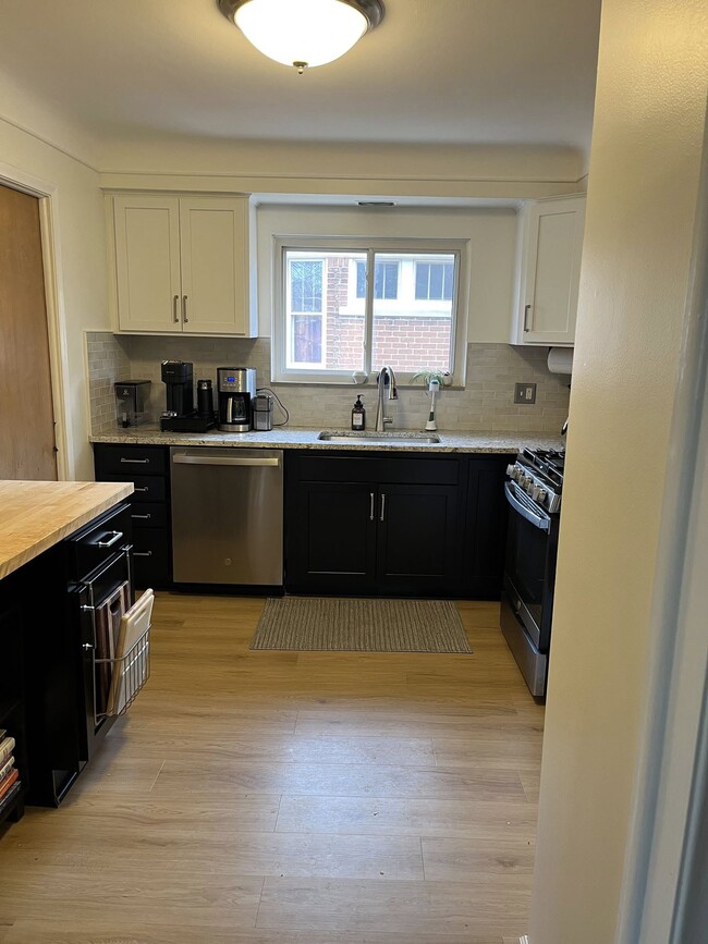 1435 Somerset Ave, Unit 1435 Upper