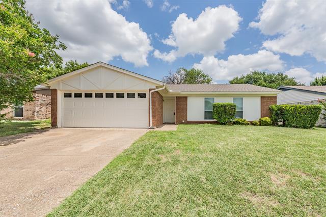 6333 Cascade Cir in Watauga, TX - Building Photo