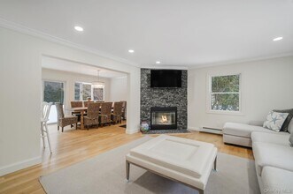 19 Pine Tree Ln in East Quogue, NY - Building Photo - Building Photo