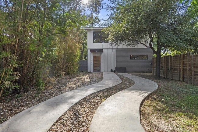 3206 Larry Ln in Austin, TX - Foto de edificio - Building Photo