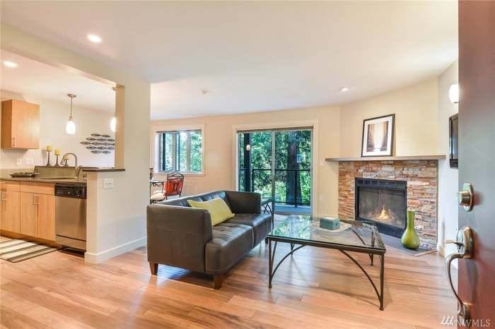 15155 NE 82nd St, Unit 103 in Redmond, WA - Building Photo