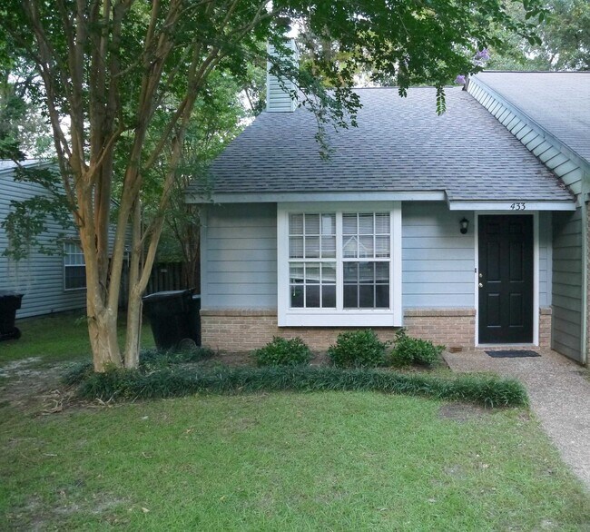 property at 433 Richview Park Cir W