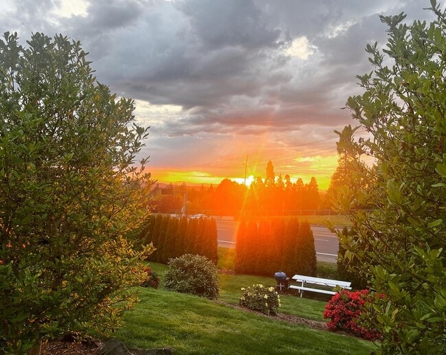 11240 SW Barbur Blvd, Unit 09 in Portland, OR - Foto de edificio - Building Photo