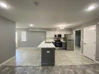 921 Minns Dr, Unit Apt #3 photo'