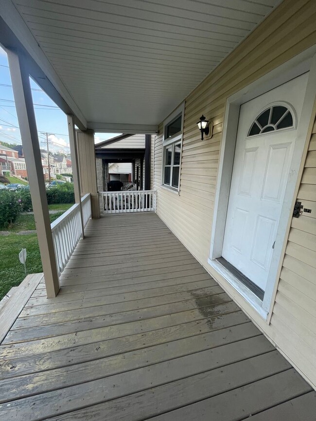 1408 Methyl St in Pittsburgh, PA - Building Photo - Building Photo