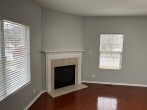 1706 Fredericksburg Ln in Aurora, IL - Building Photo - Building Photo
