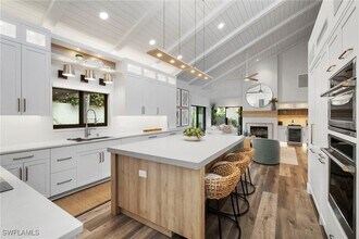 504 Tierra Mar Ln E in Naples, FL - Building Photo - Building Photo